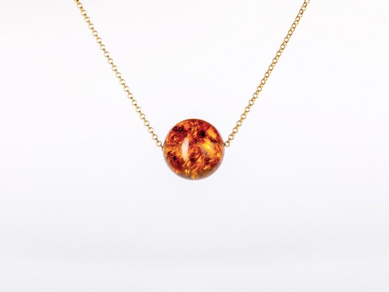 Эксклюзивная подвеска с янтарем Ansaligy x Geoma Jewelry, 4850 руб.